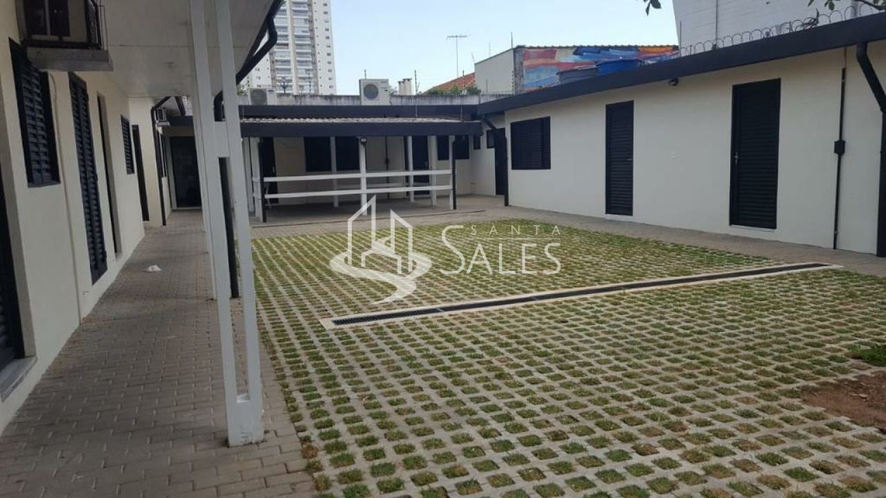 Casa para alugar com 3 quartos, 550m² - Foto 1