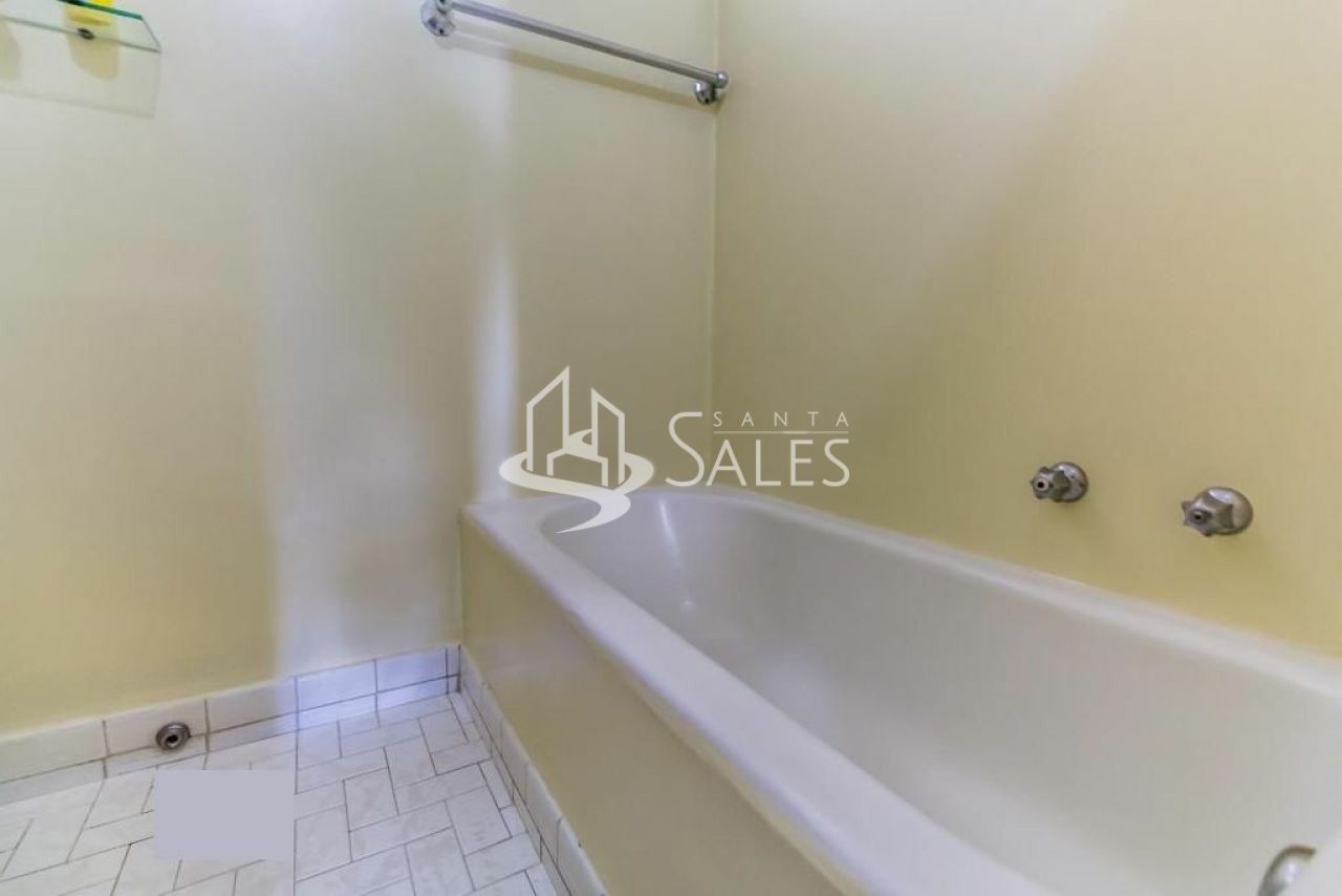 Apartamento para alugar com 4 quartos, 220m² - Foto 12