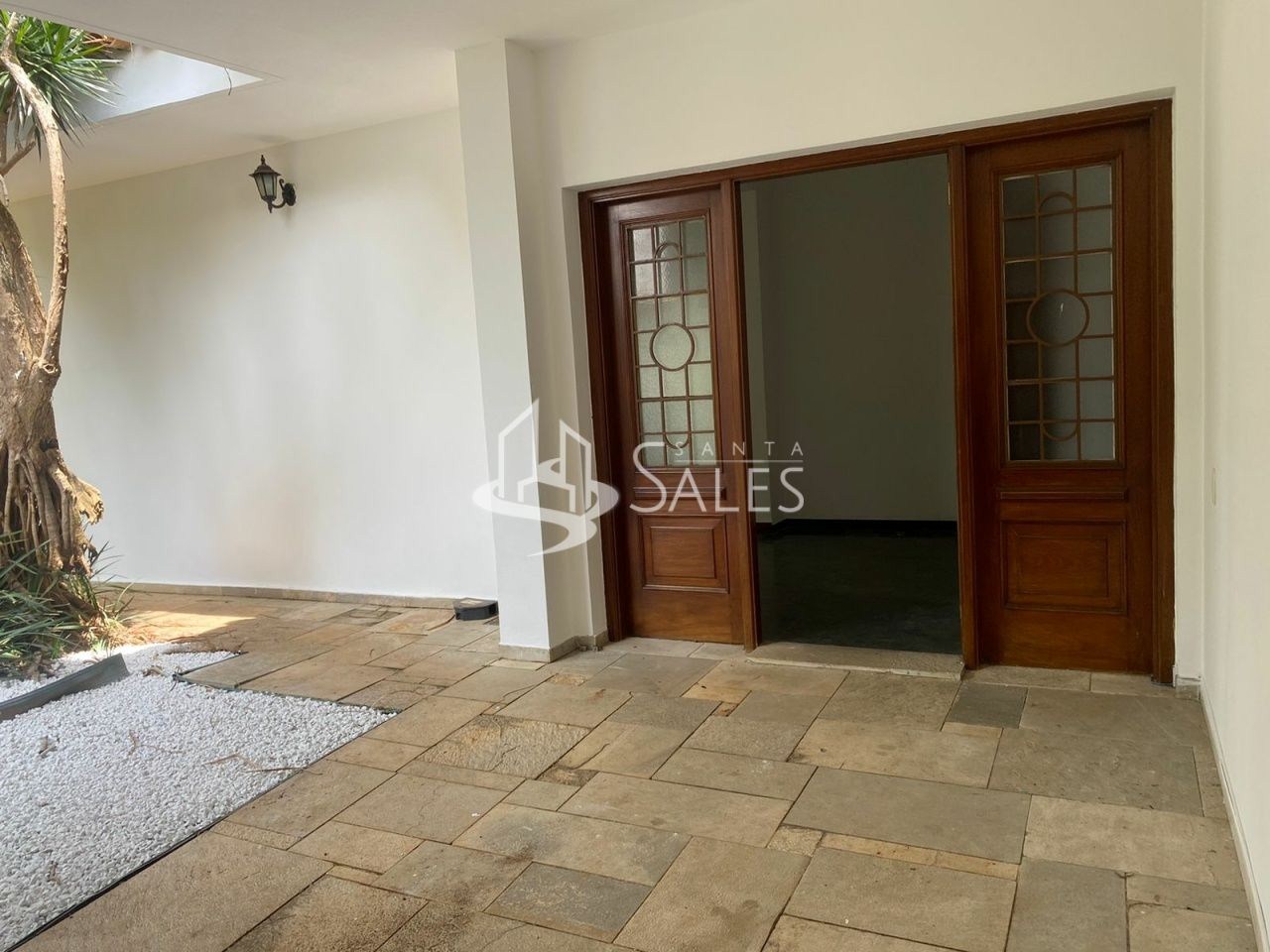 Casa para alugar com 4 quartos, 450m² - Foto 3