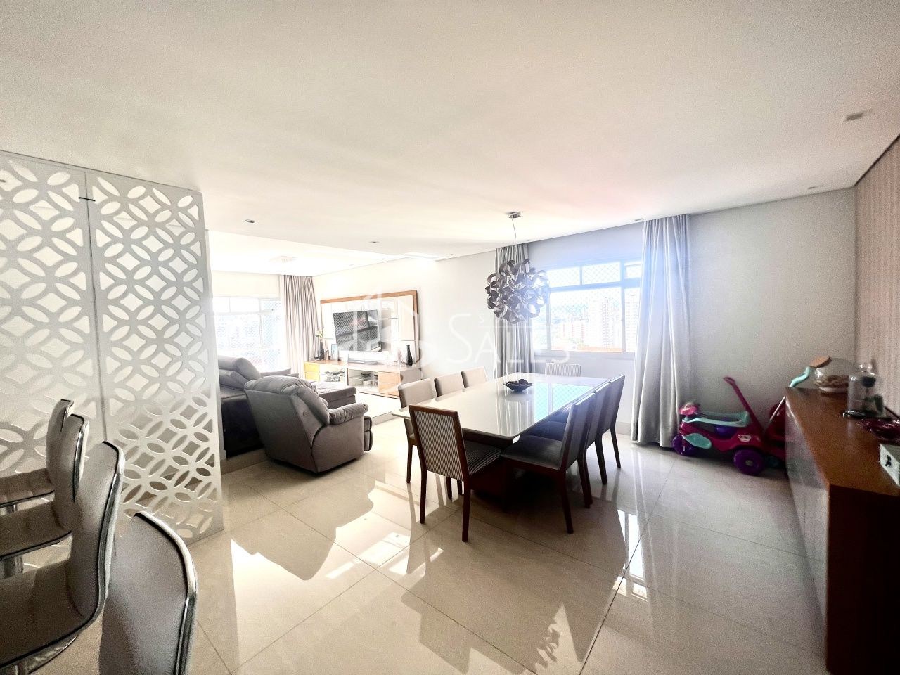 Apartamento à venda com 3 quartos, 160m² - Foto 1