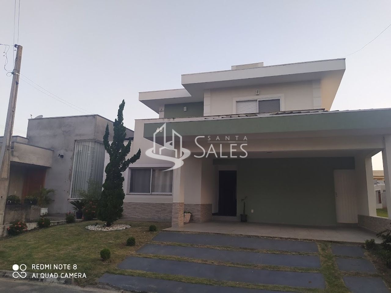 Casa à venda com 4 quartos, 345m² - Foto 1