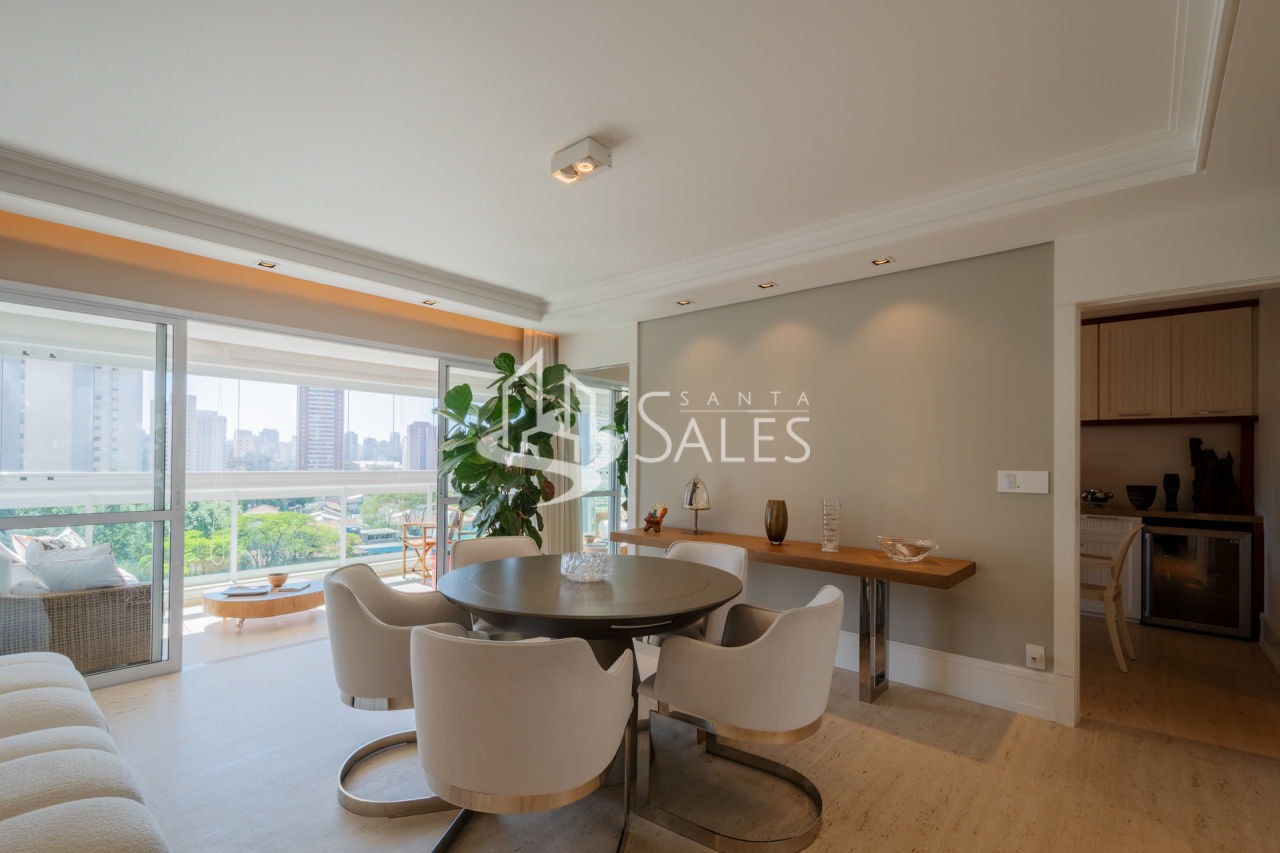 Apartamento para alugar com 4 quartos, 239m² - Foto 2