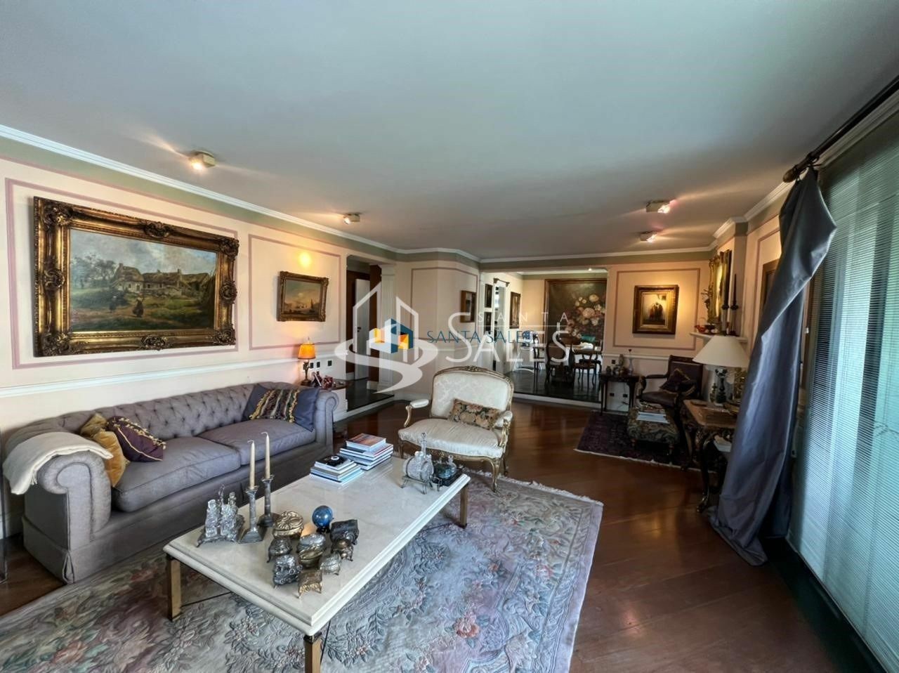 Apartamento para alugar com 4 quartos, 220m² - Foto 1