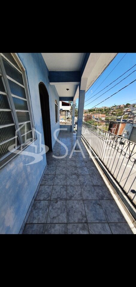 Casa à venda com 3 quartos, 250m² - Foto 1