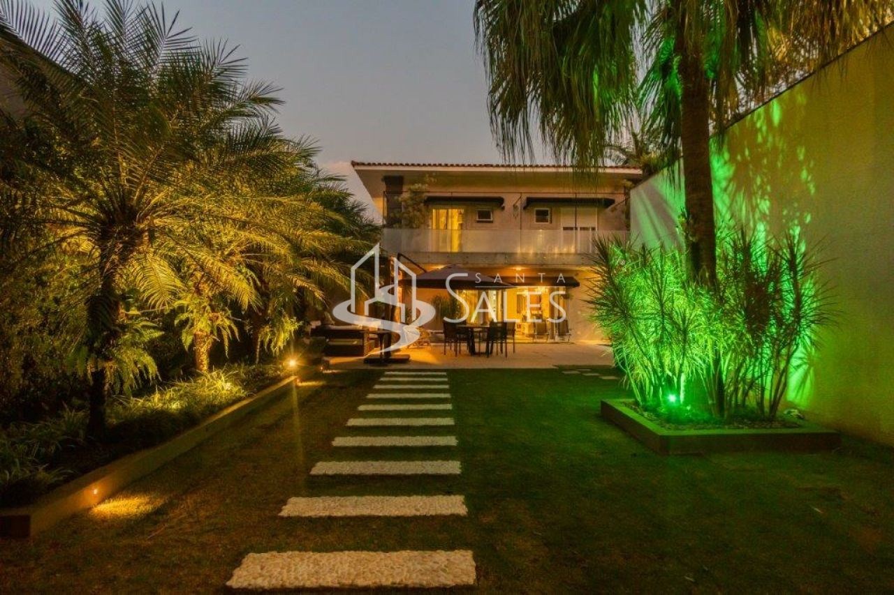 Sobrado à venda com 5 quartos, 606m² - Foto 1
