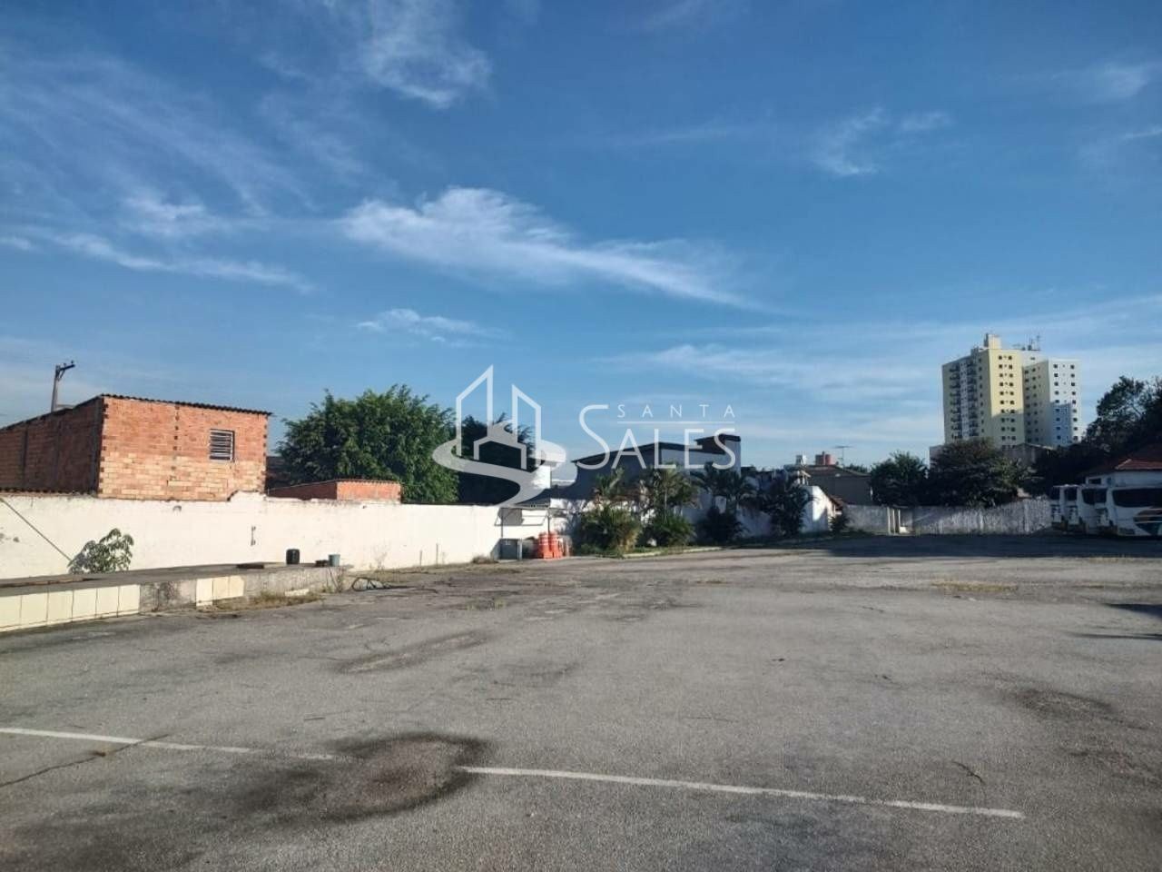 Loteamento e Condomínio - Foto 1