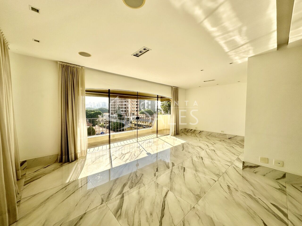 Cobertura, 3 quartos, 287 m² - Foto 1