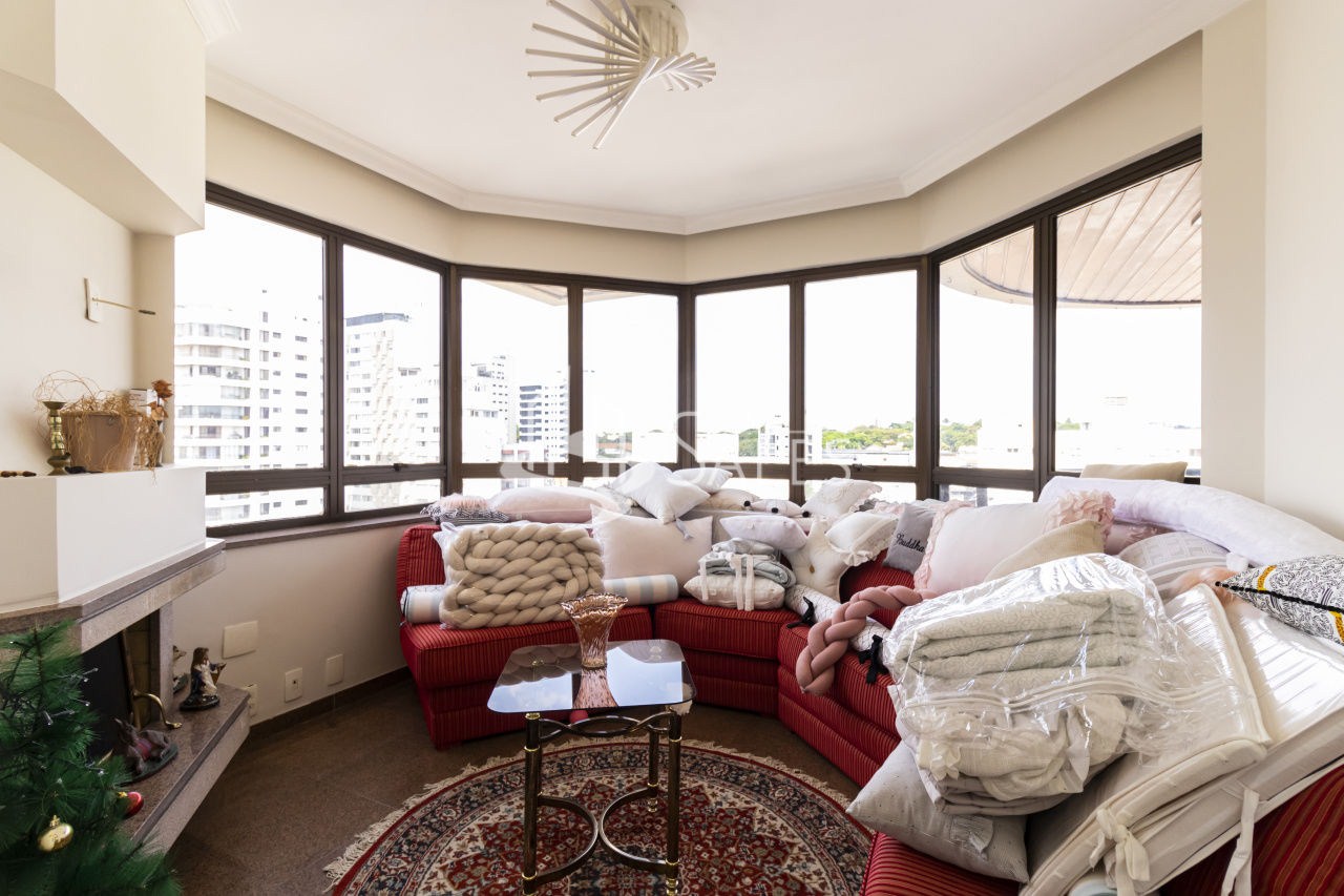 Apartamento para alugar com 4 quartos, 227m² - Foto 4