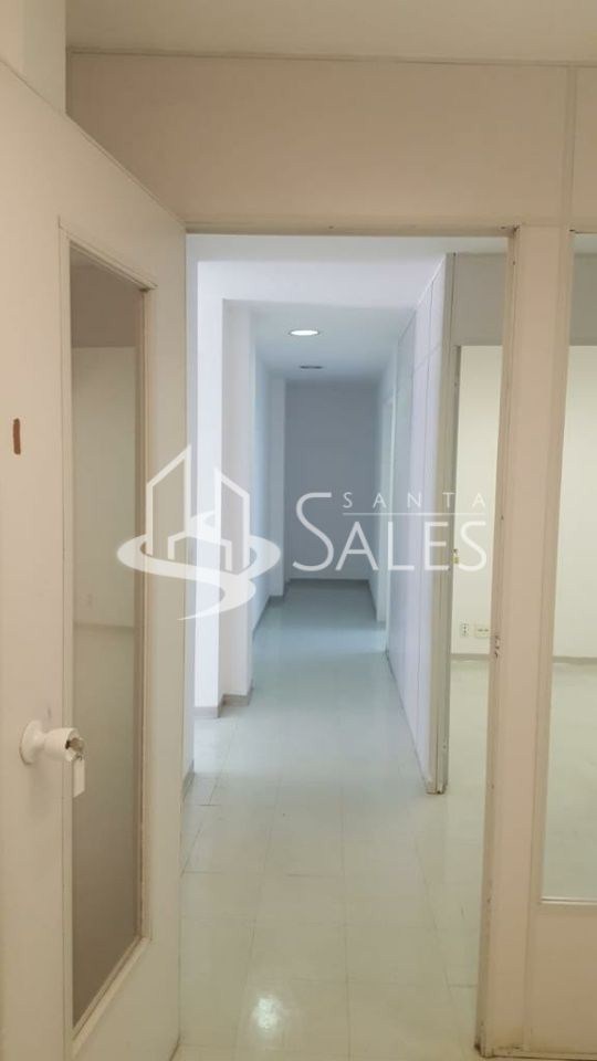 Casa para alugar com 3 quartos, 550m² - Foto 13