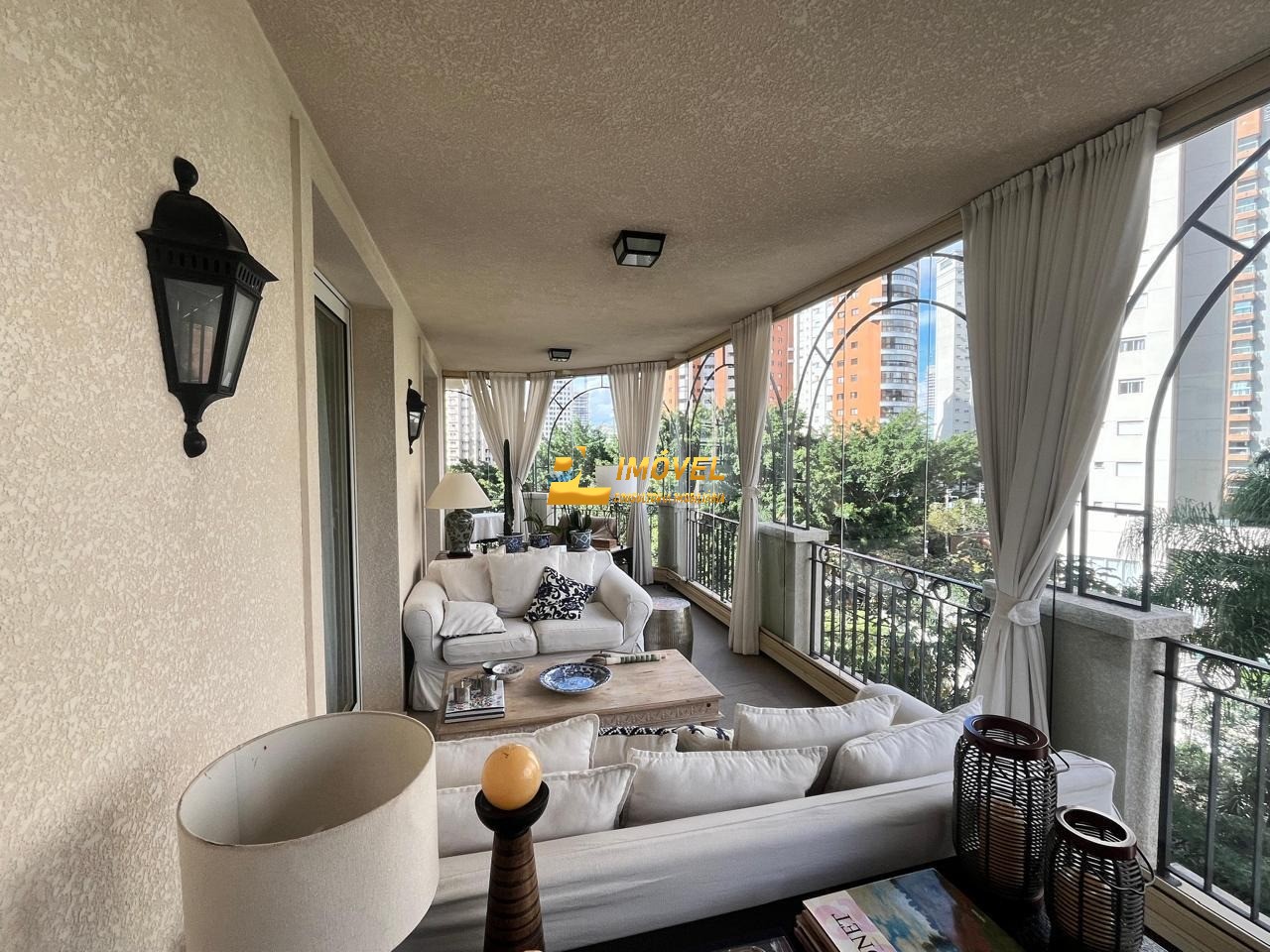 Apartamento, 4 quartos, 261 m² - Foto 1