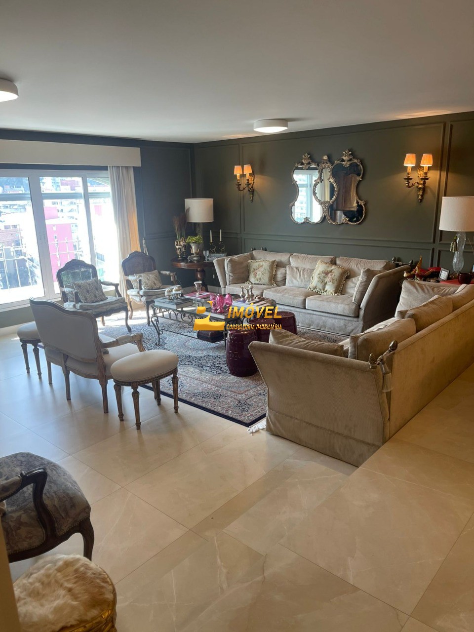 Apartamento, 3 quartos, 211 m² - Foto 1