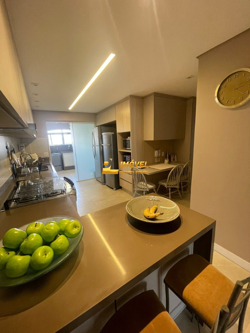Apartamento, 3 quartos, 211 m² - Foto 2