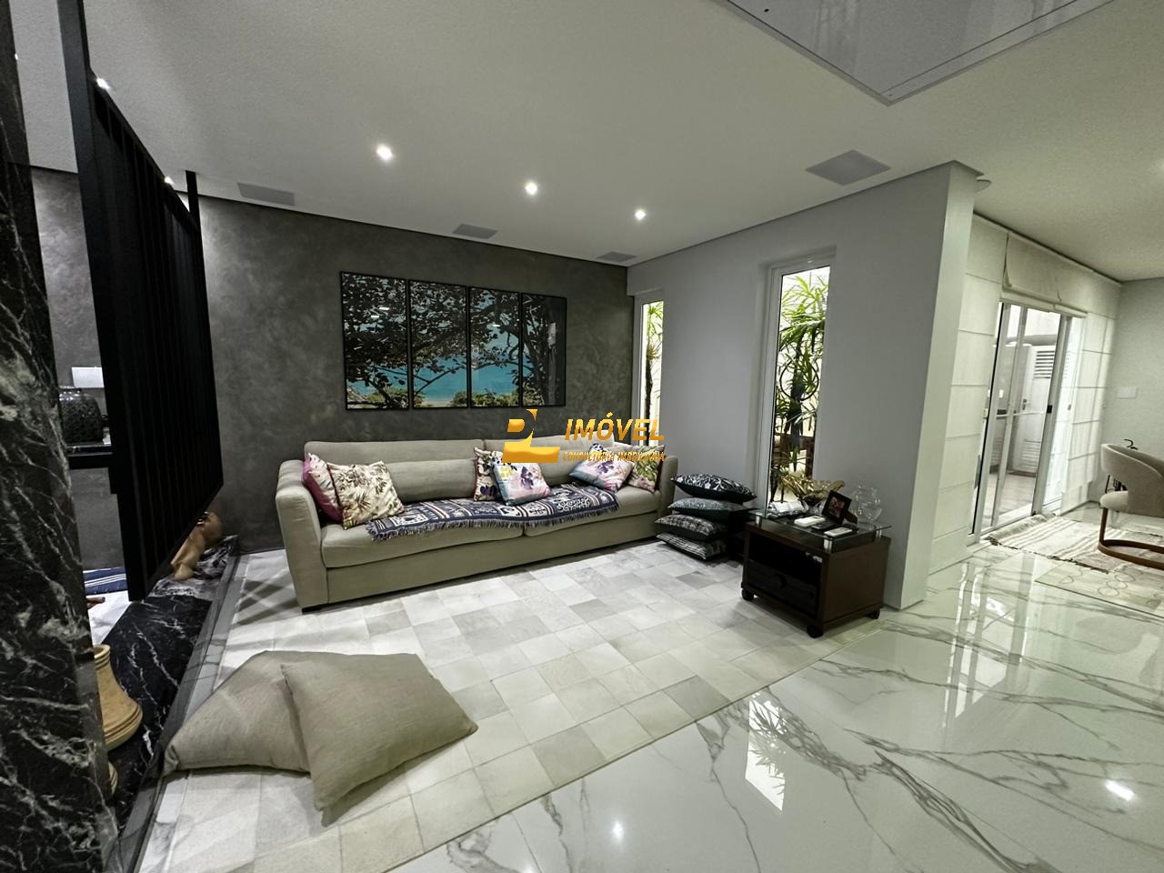 Casa, 3 quartos, 238 m² - Foto 1