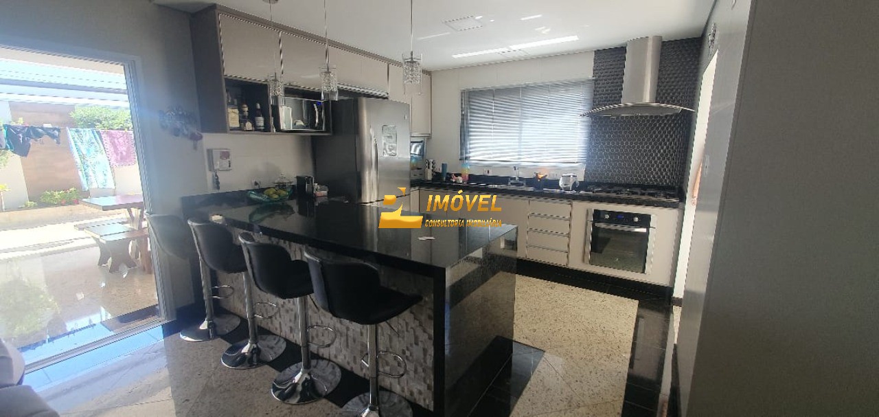 Casa, 3 quartos, 226 m² - Foto 1