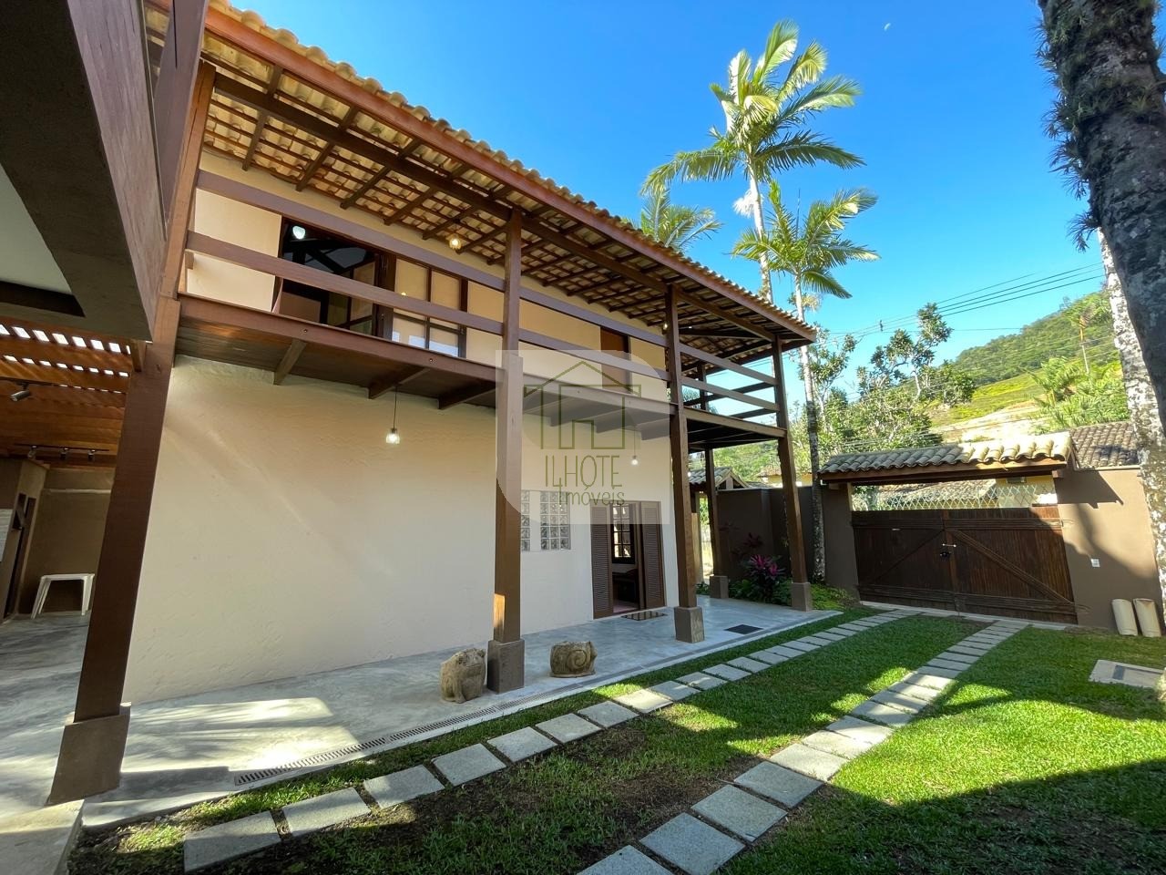 Casa à venda e aluguel com 3 quartos, 270m² - Foto 4