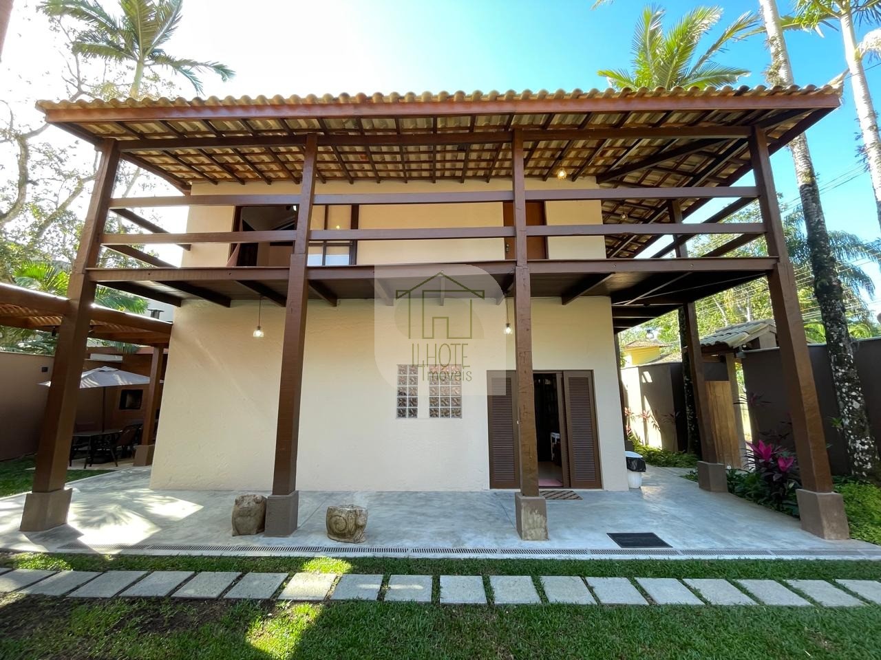 Casa à venda e aluguel com 3 quartos, 270m² - Foto 2