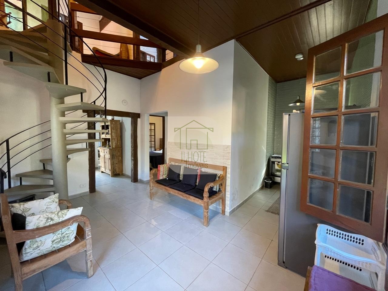 Casa à venda e aluguel com 3 quartos, 270m² - Foto 9