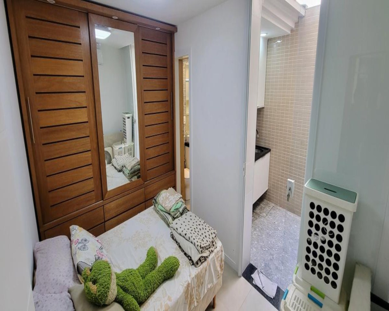 Apartamento reformado c/ 2 suítes próximo ao metrô e praia d