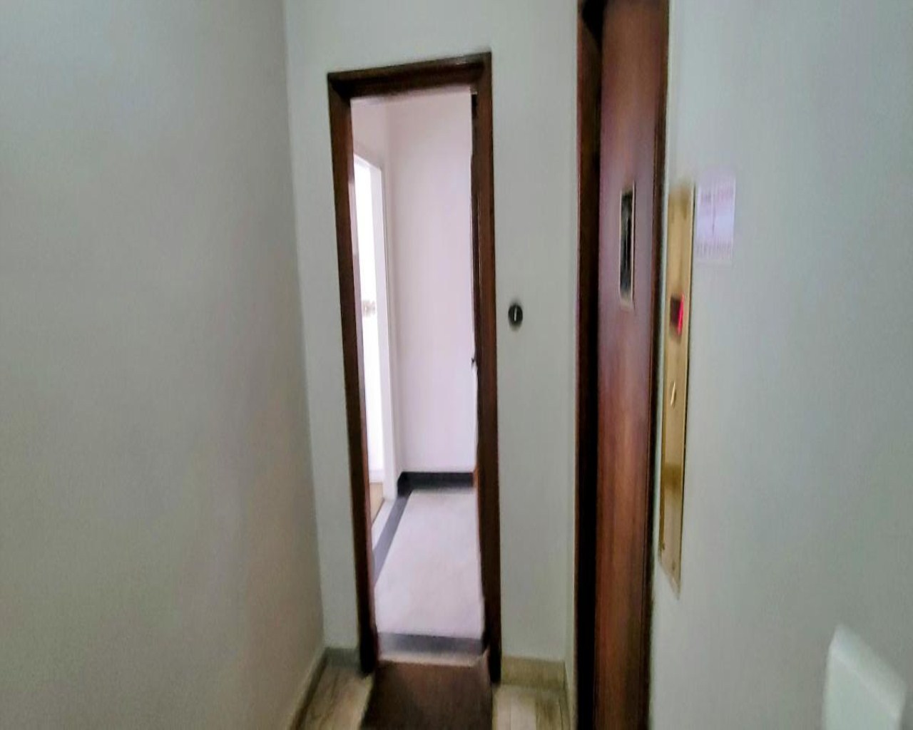 Apartamento amplo com varanda e 4 quartos em copacabana