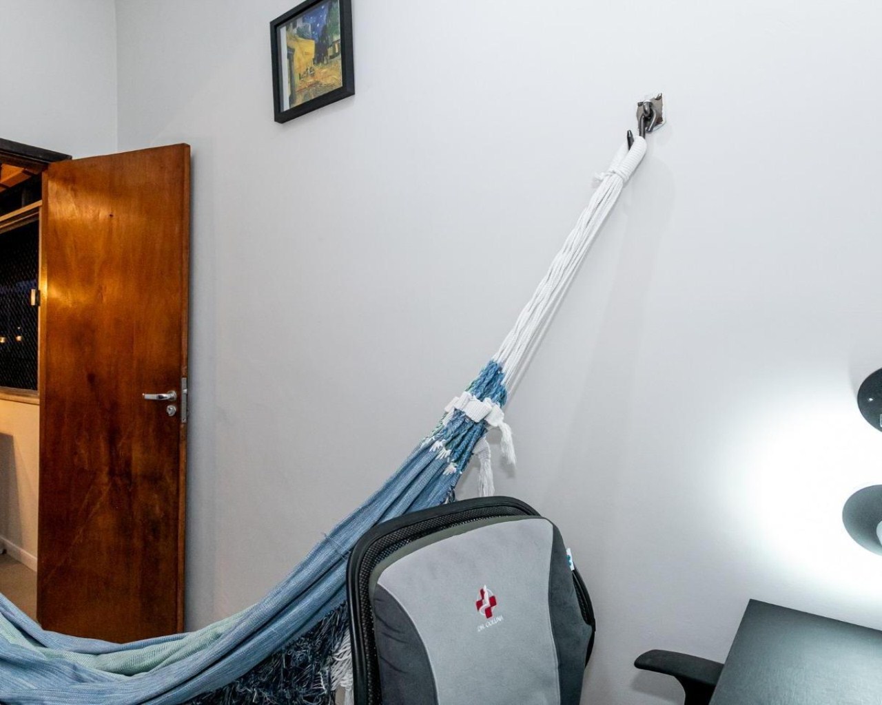 Apartamento aconchegante e reformado, mobiliado e equipado -