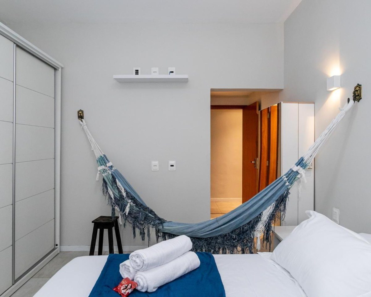 Apartamento aconchegante e reformado, mobiliado e equipado -