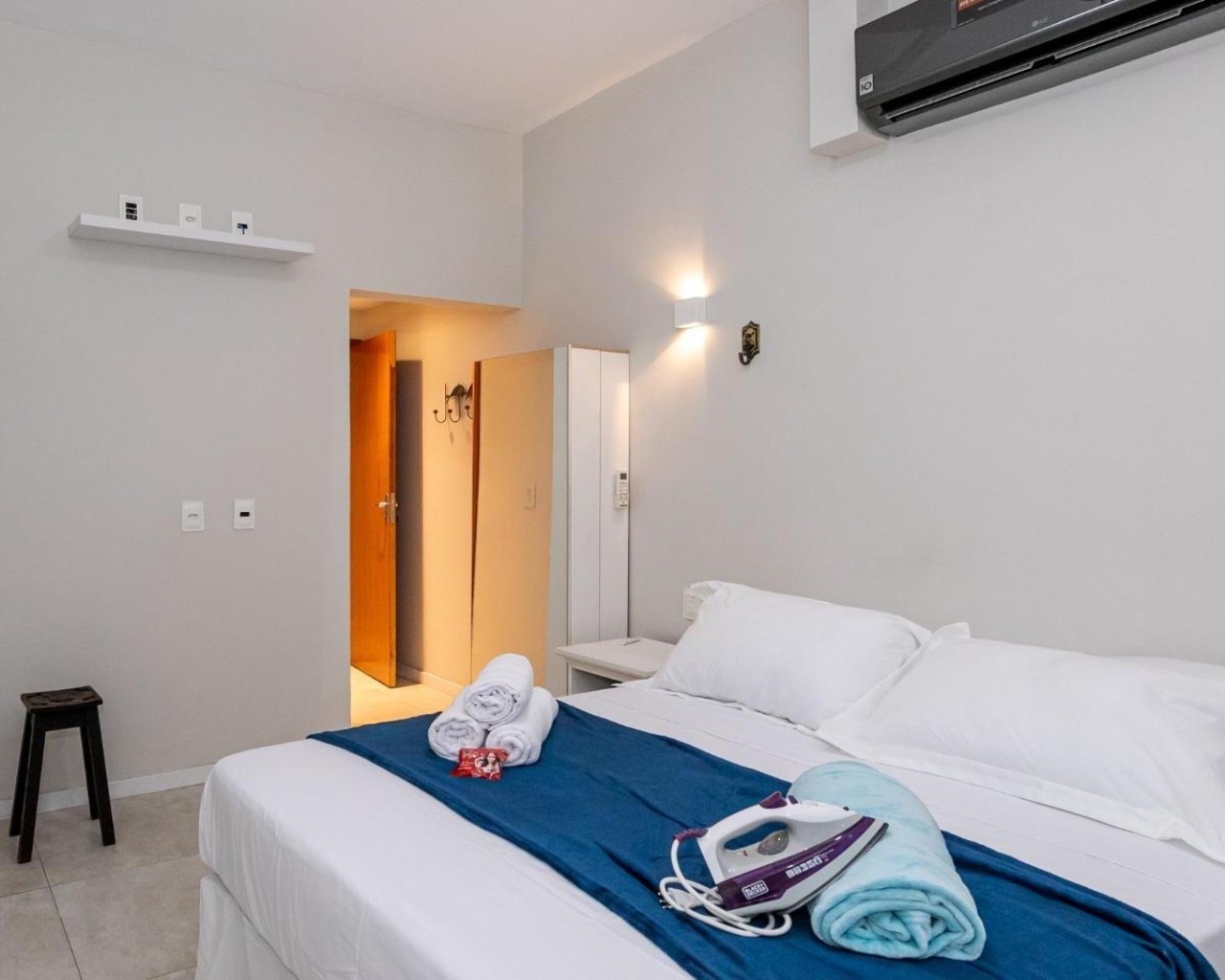 Apartamento aconchegante e reformado, mobiliado e equipado - Oportunidade!