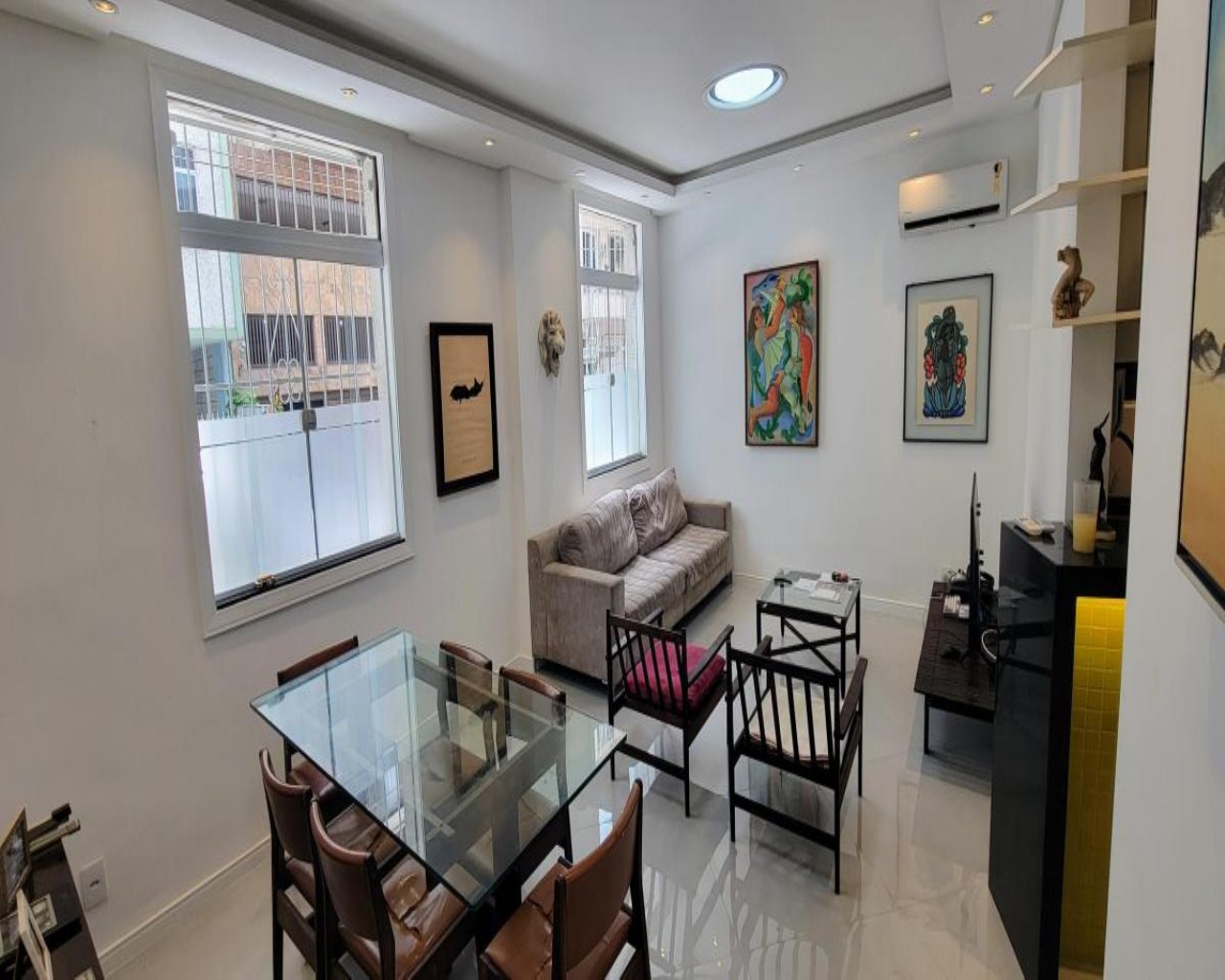 Apartamento reformado c/ 2 suítes próximo ao metrô e praia d