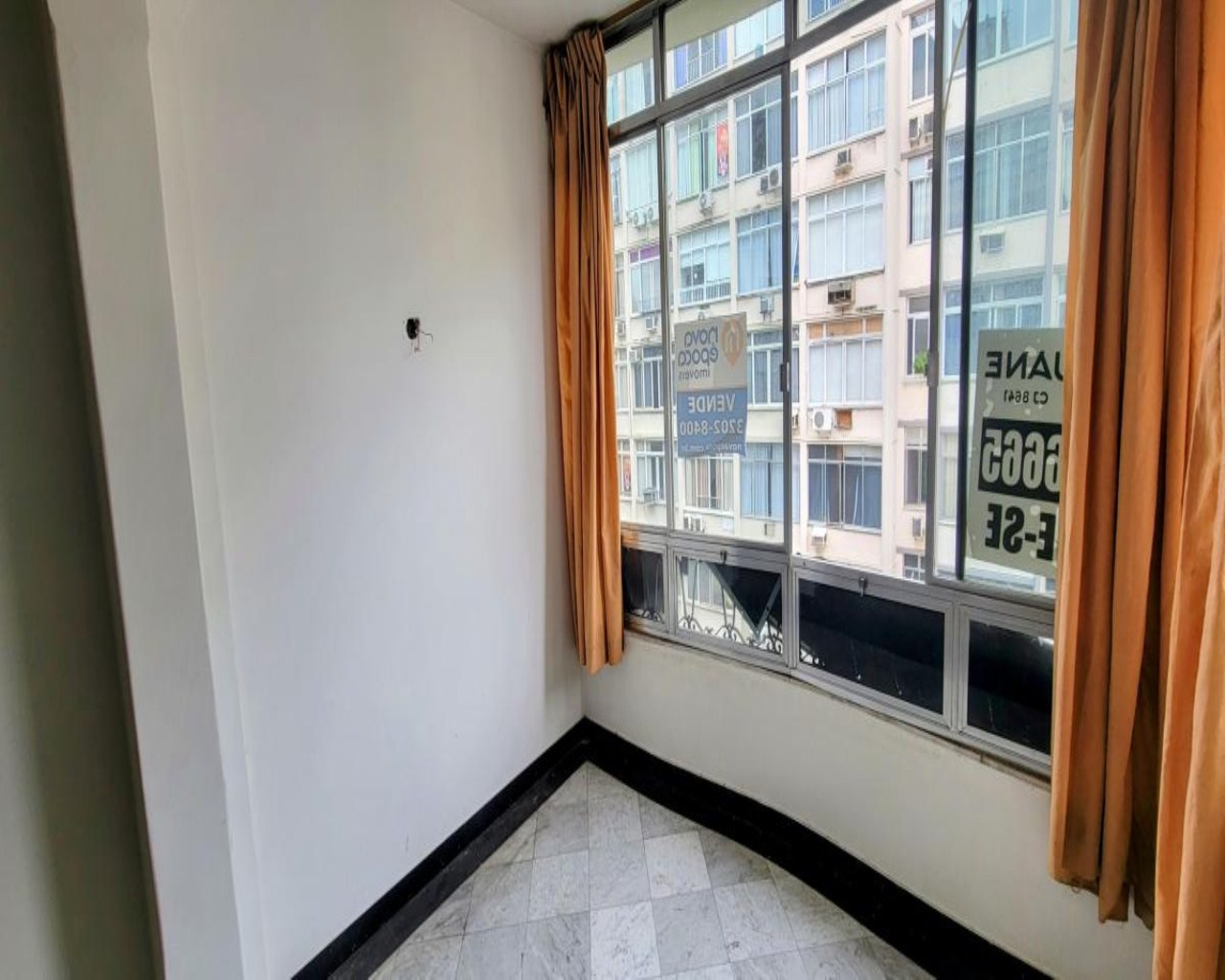 Apartamento amplo com varanda e 4 quartos em copacabana