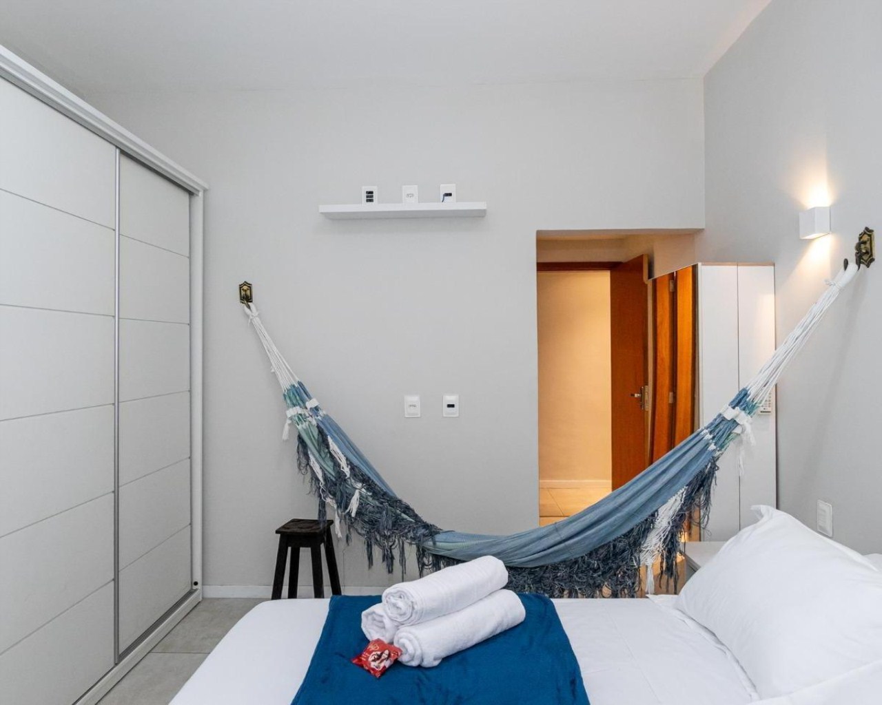 Apartamento aconchegante e reformado, mobiliado e equipado -