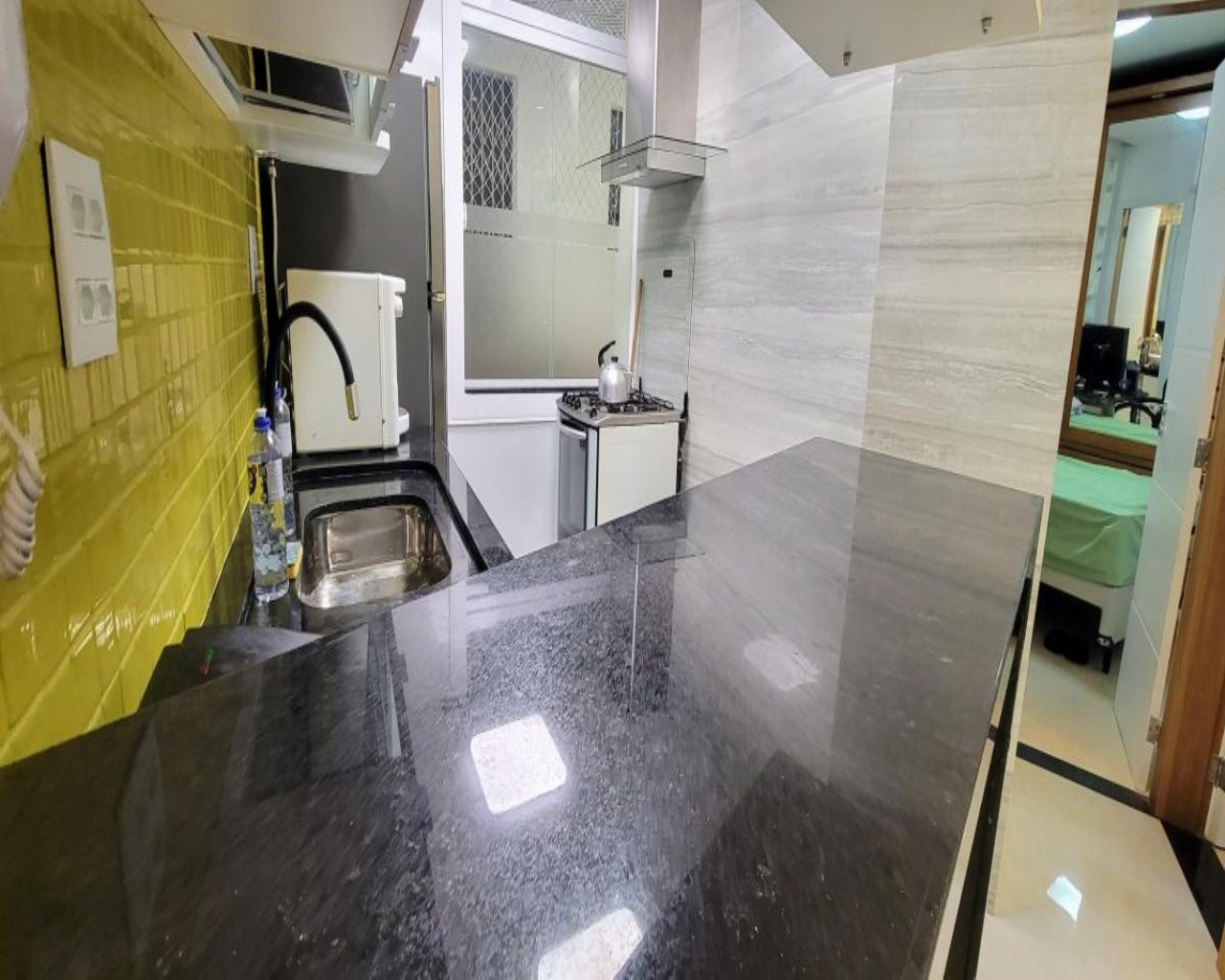 Apartamento reformado c/ 2 suítes próximo ao metrô e praia d