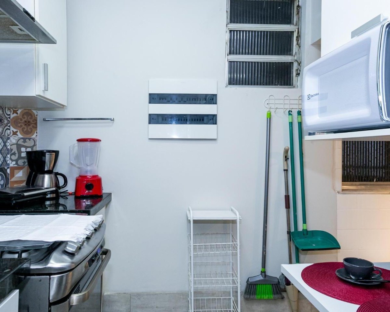 Apartamento aconchegante e reformado, mobiliado e equipado - Oportunidade!