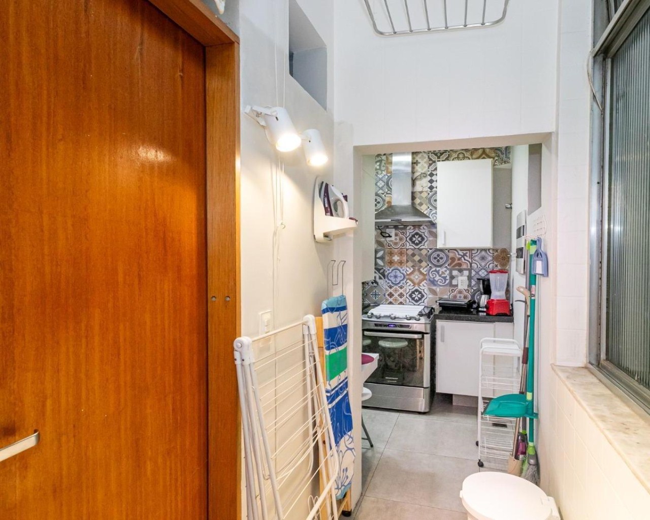 Apartamento aconchegante e reformado, mobiliado e equipado - Oportunidade!