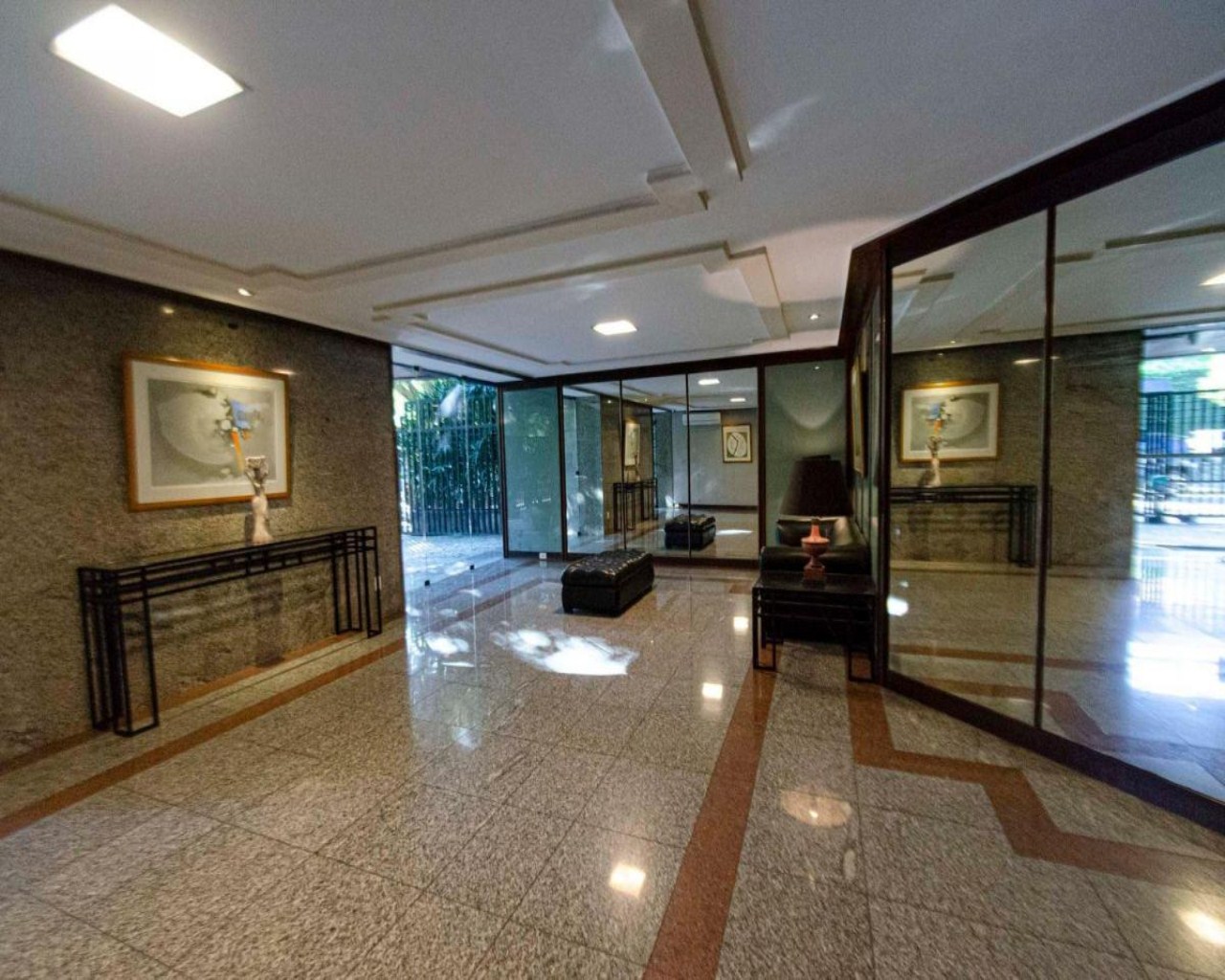 Apartamento de Alto Padrão com Vista e Infraestrutura Completa no Leblon