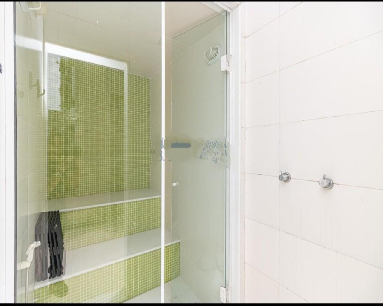 Cobertura espetacular no Jardim Oceânico com 4 suites piscina e próximo da praia