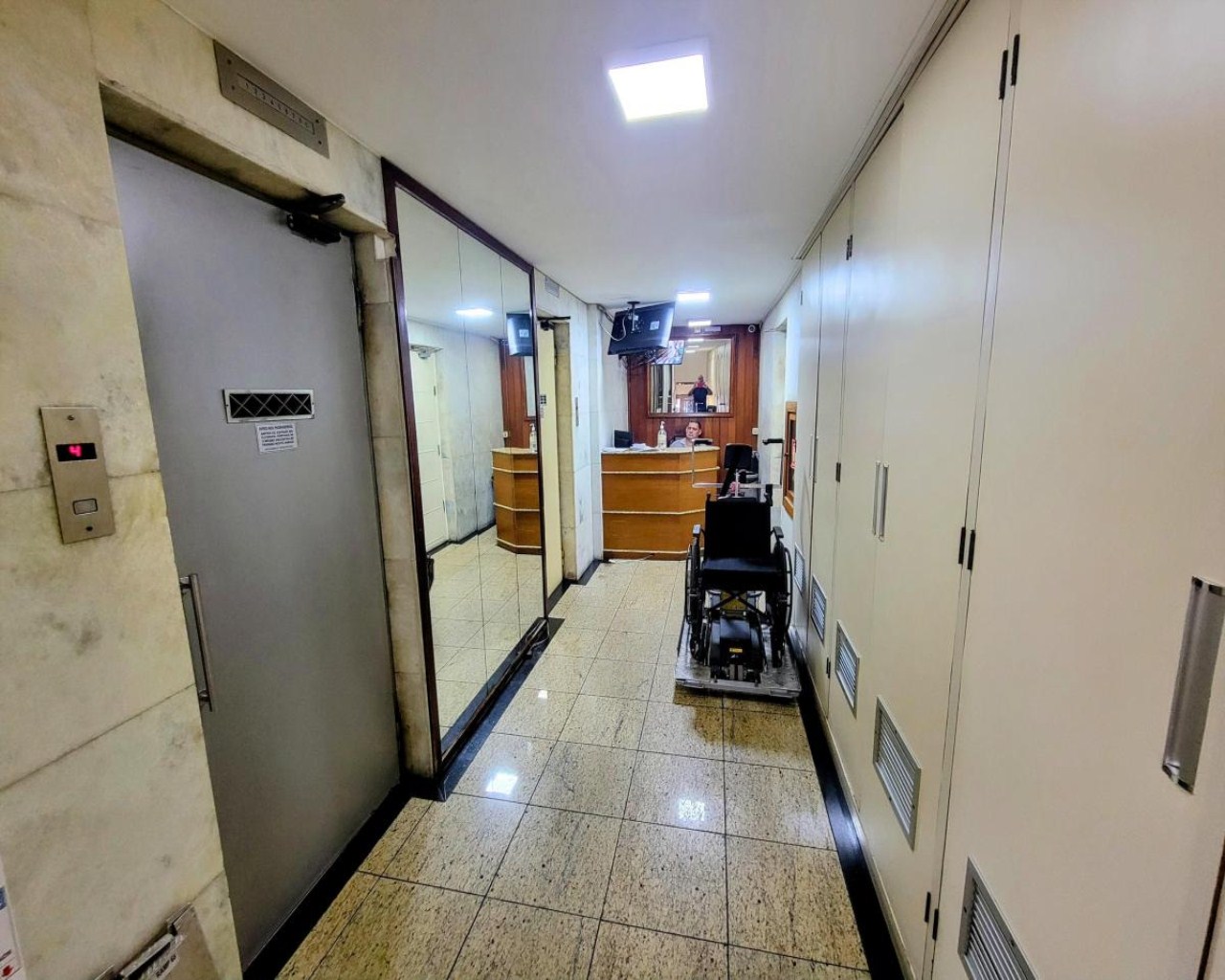 Apartamento espaçoso e bem localizado no Flamengo