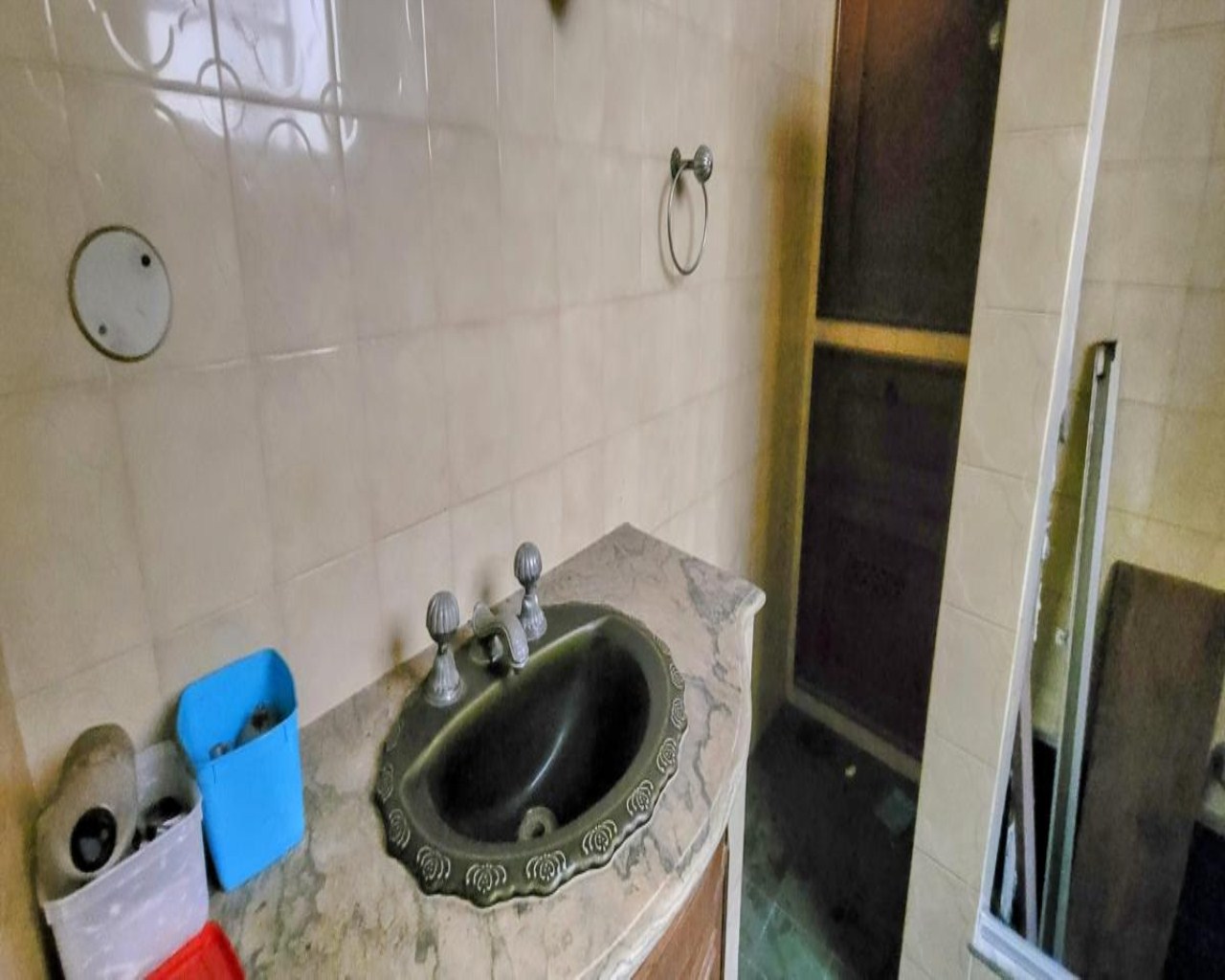 Apartamento amplo com varanda e 4 quartos em copacabana