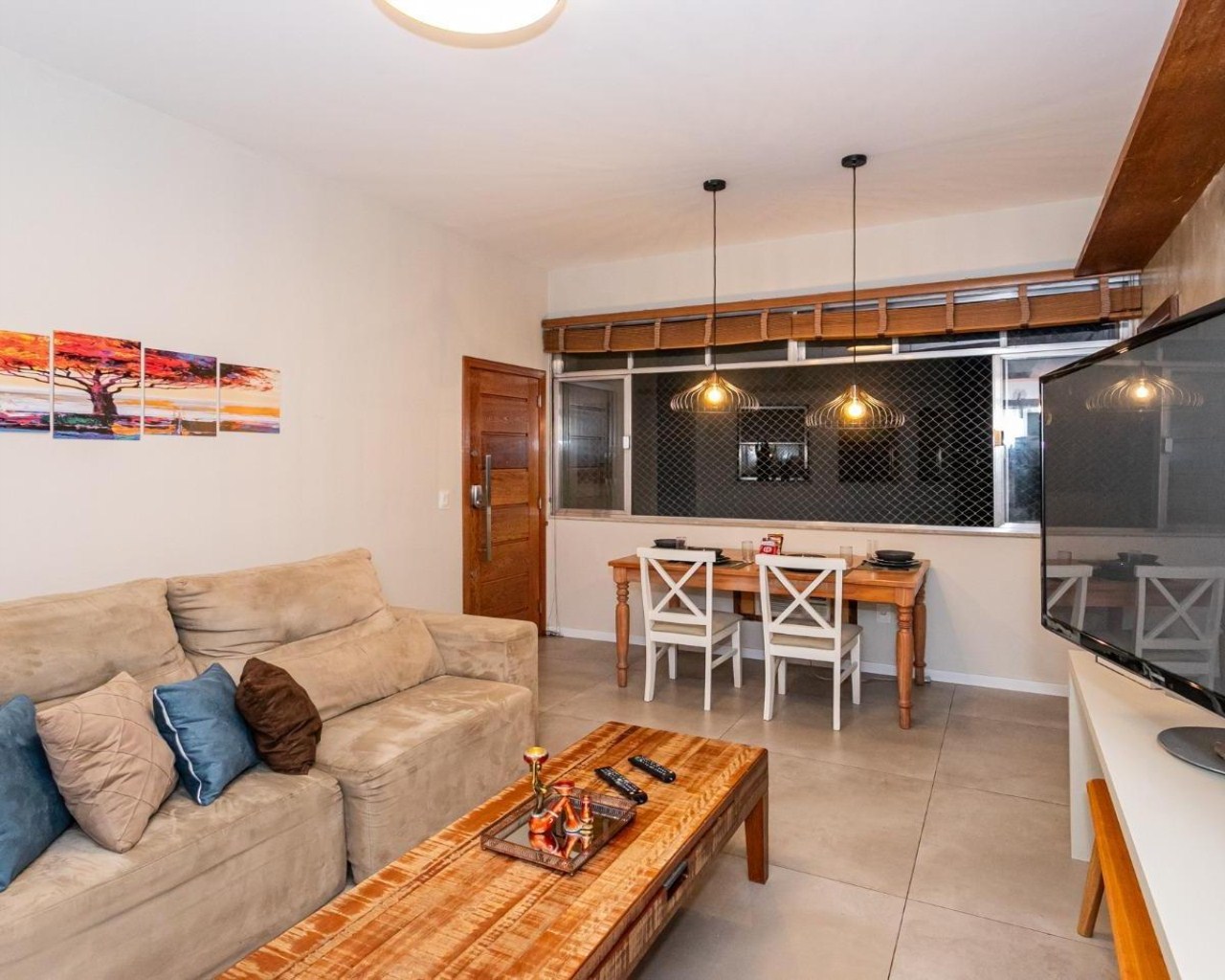 Apartamento aconchegante e reformado, mobiliado e equipado -