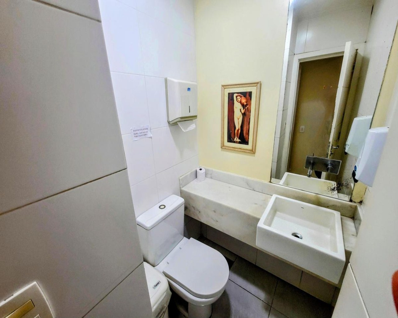 Conjunto de salas no coração do rio 113m2 . Ideal para profi