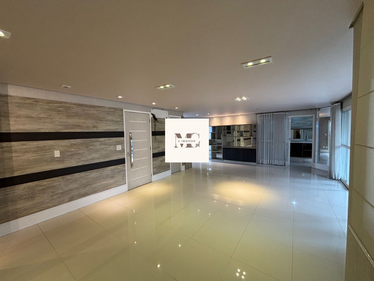 Apartamento, 3 quartos, 215 m² - Foto 1