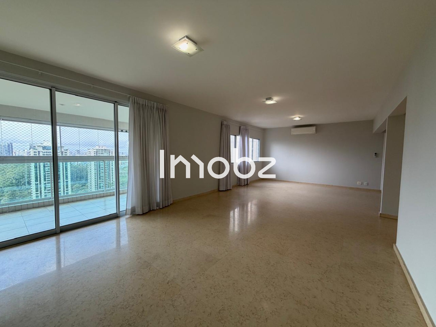 Apartamento para locação no Condomínio Villaggio Panamby - Itapaiuna, 1800 - São Paulo - SP - CEP: 05707-001