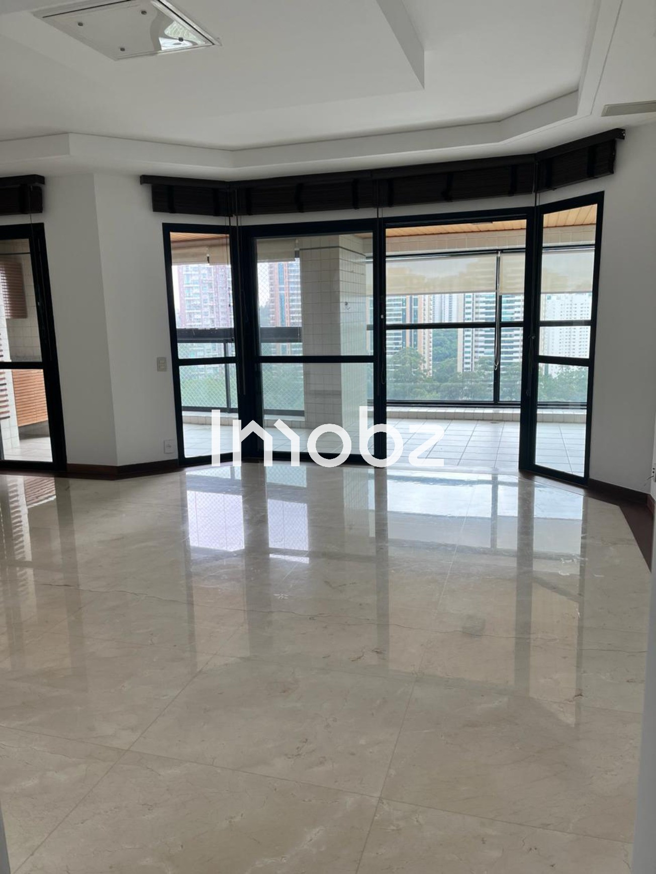 Apartamento à venda no Condomínio Villaggio Panamby - Itapaiuna, 1800 - São Paulo - SP - CEP: 05707-001