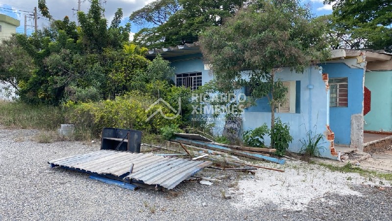 Terreno comercial de 1.870m² para venda ou locação em altos 