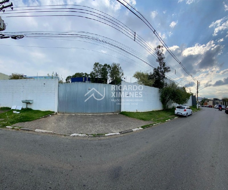 Galpão industrial de alto padrão para locação em Santana de Parnaíba-SP, bairro Jardim Diva (Fazendinha) - 1 sala, 2 banheiros, 1.276,78 m².