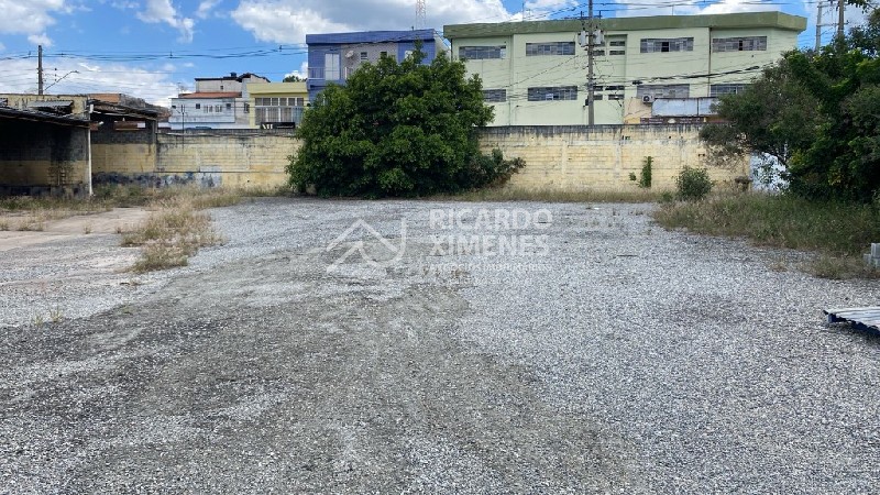 Terreno comercial de 1.870m² para venda ou locação em altos 