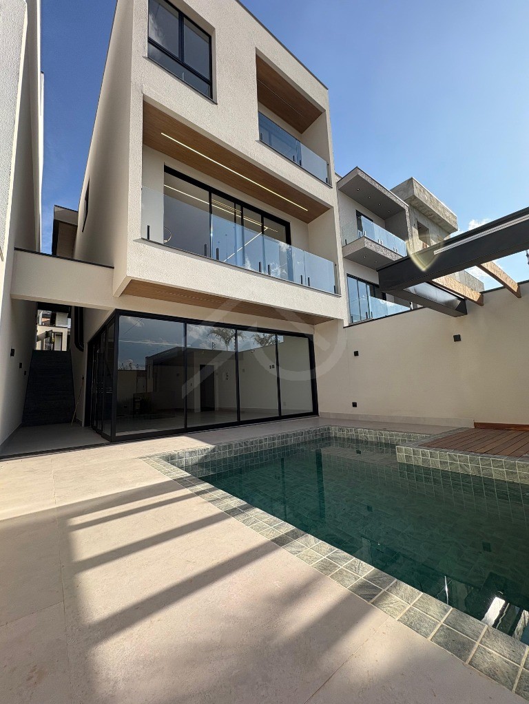 Casa, 4 quartos, 240 m² - Foto 29