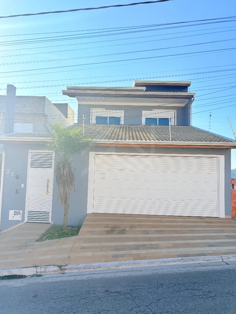 Casa, 3 quartos, 234 m² - Foto 1
