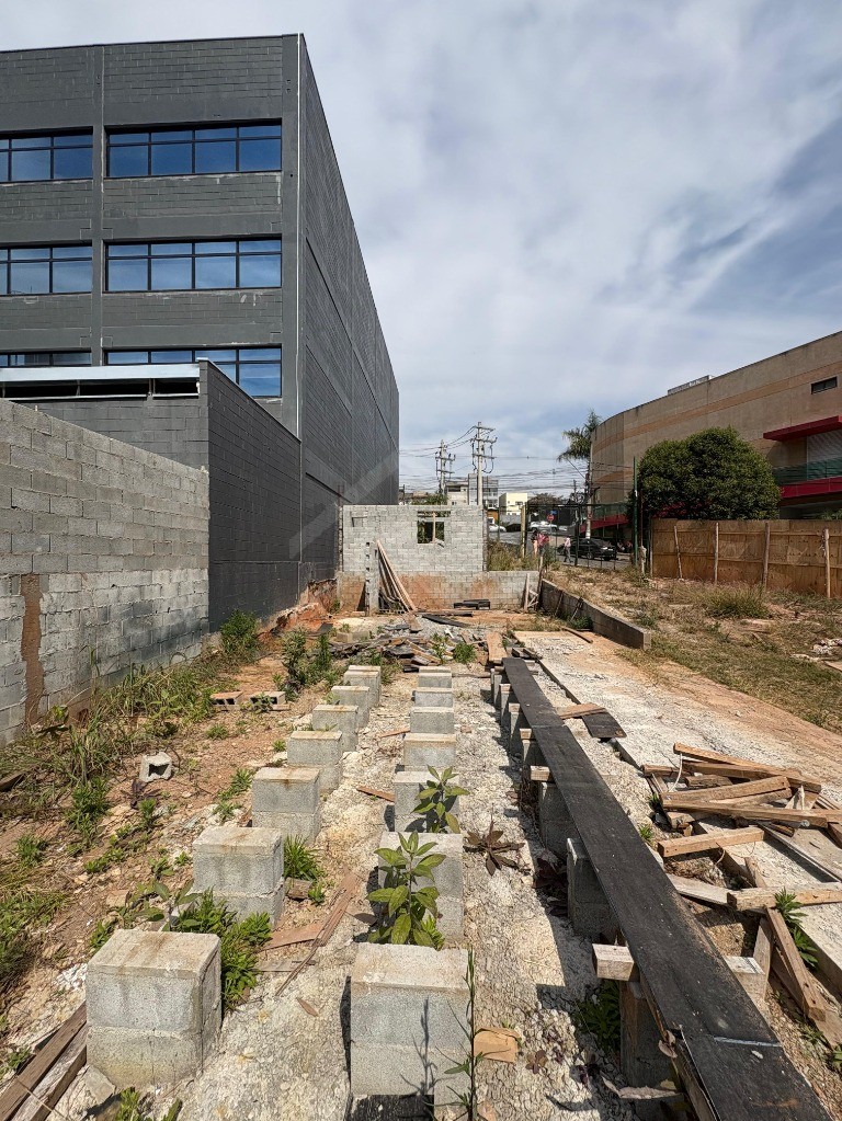 Loteamento e Condomínio, 592 m² - Foto 1