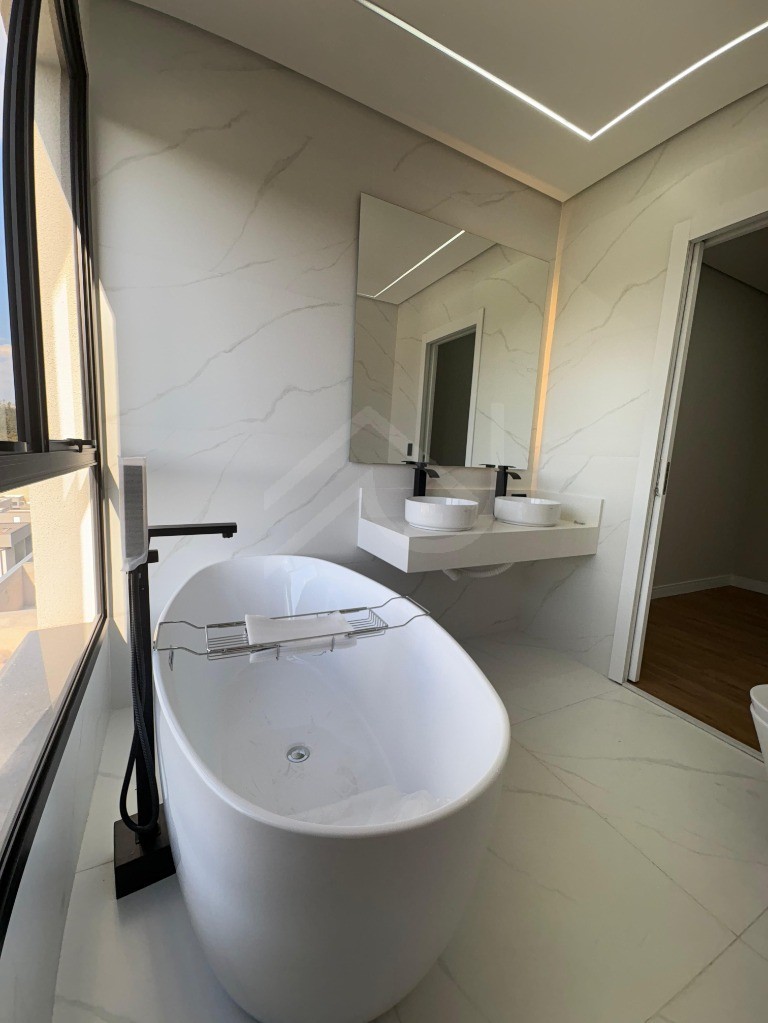 Casa, 4 quartos, 240 m² - Foto 18