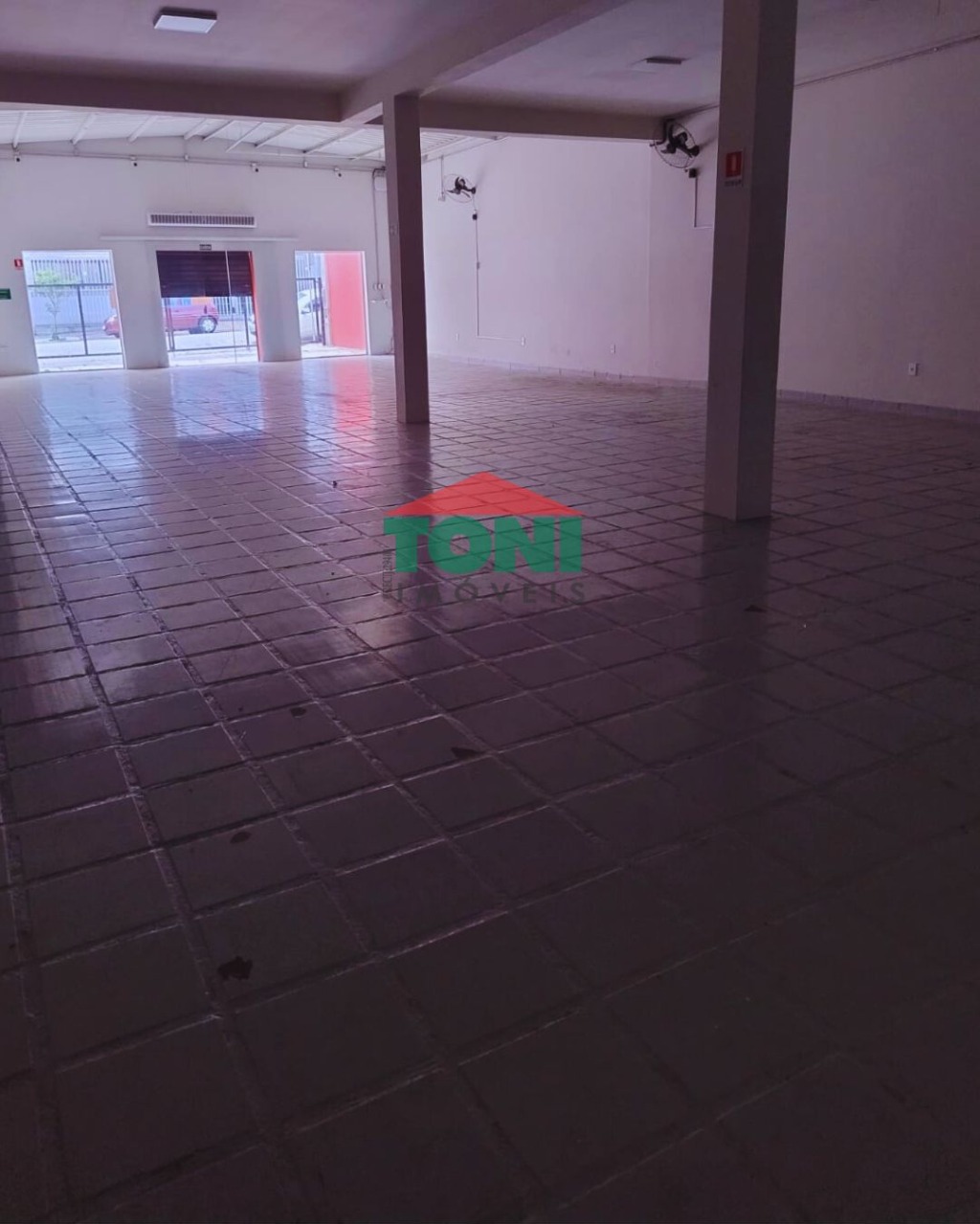 Loja-Salão, 300 m² - Foto 1