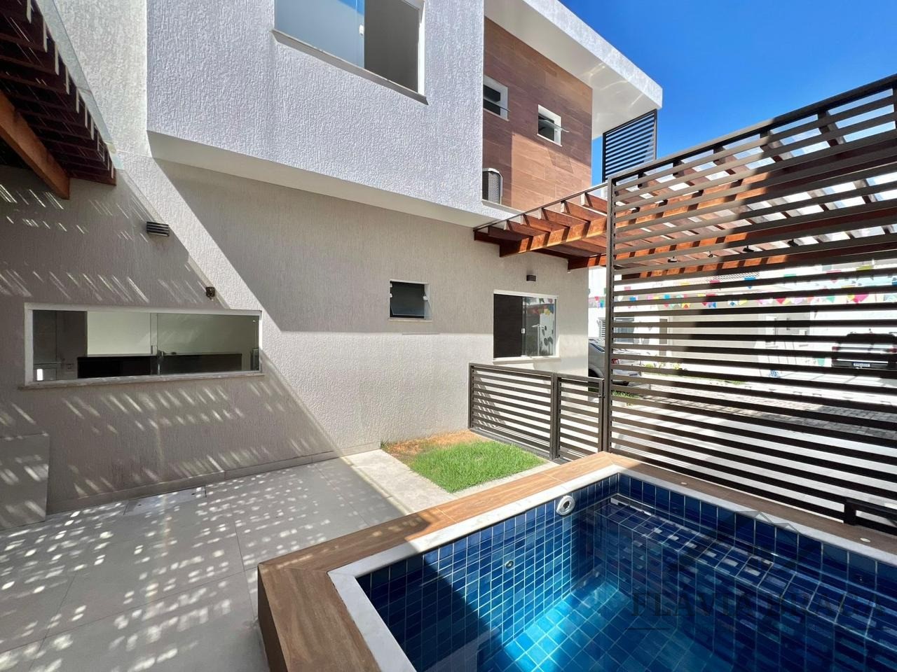 Casa, 4 quartos, 190 m² - Foto 1